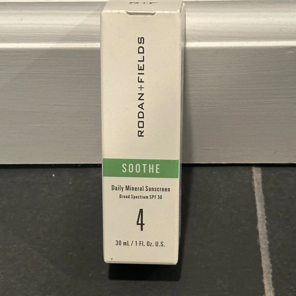 Rodan + Fields - Picture 1 of 5